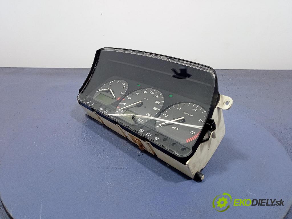 Volkswagen Passat 1.9 tdi 1994 Přístrojová deska 3A0919033R