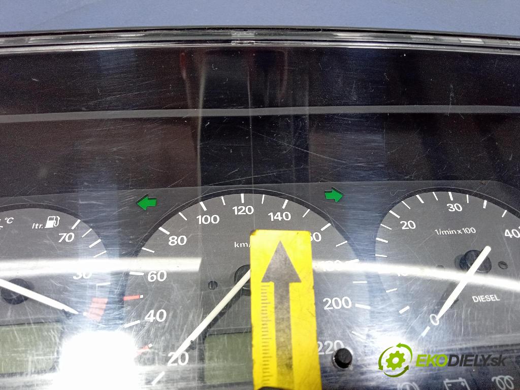 Volkswagen Passat 1.9 tdi 1994 Přístrojová deska 3A0919033R