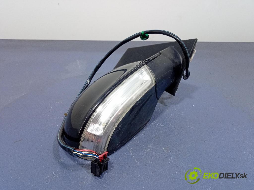 Vw Golf 2005 zpětné zrcátko prave