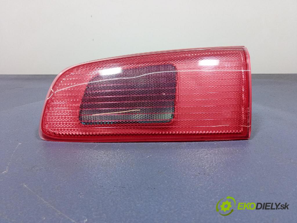 Mazda Mazda 2 2004 světlo Zad: Práva: Uvnitř 3M71-13547-AG