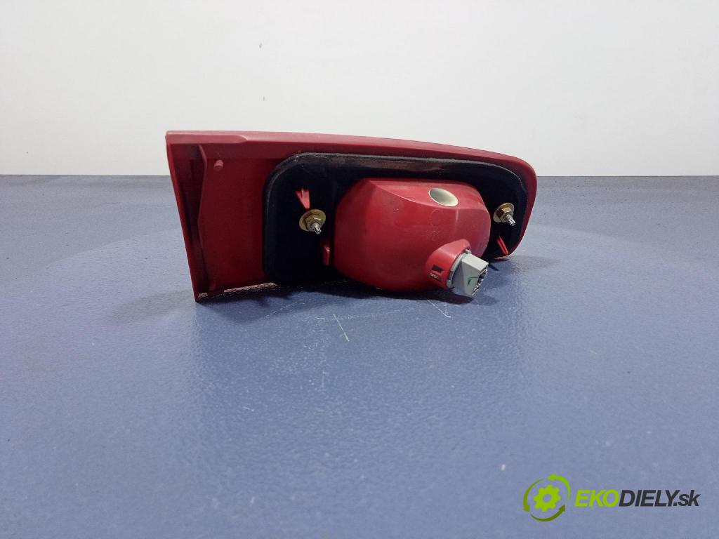Mazda Mazda 2 2004 světlo Zad: Práva: Uvnitř 3M71-13547-AG