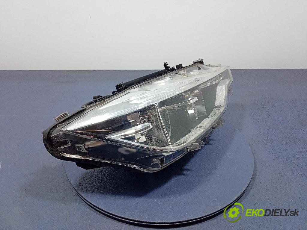 Bmw Seria 3 2018 světlo v pravo: 8738712