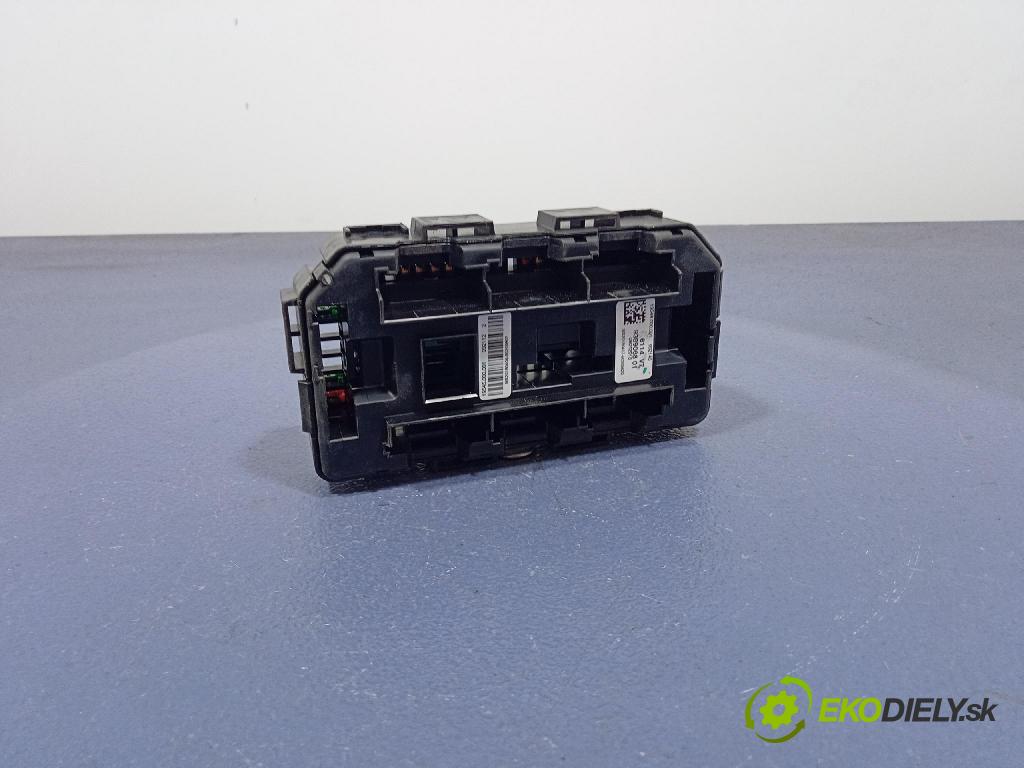 Bmw Seria 3 2018 skrinka Poistky: 9389068