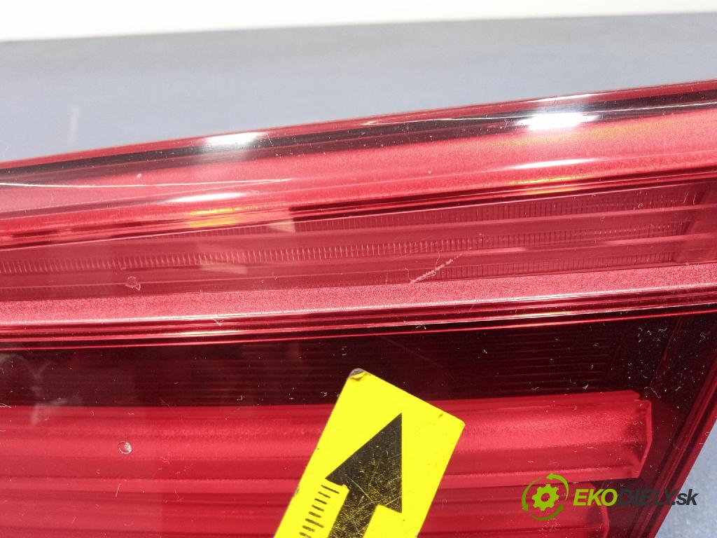 Bmw Seria 3 2018 světlo Zad: Práva: Uvnitř H8736912007