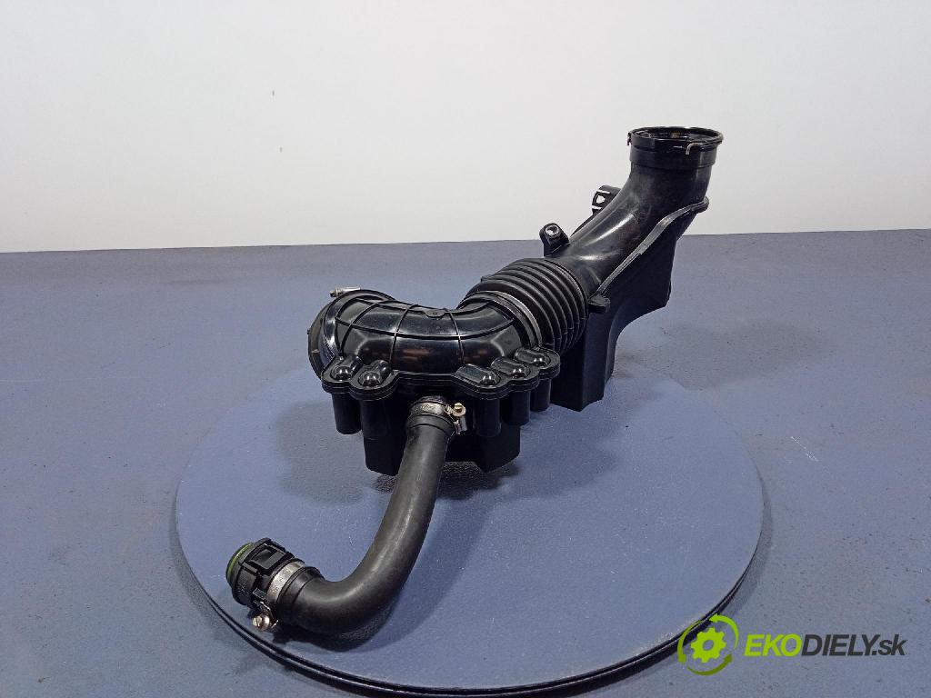 Bmw Seria 3 2018 rúrka Vzduch: 857399404
