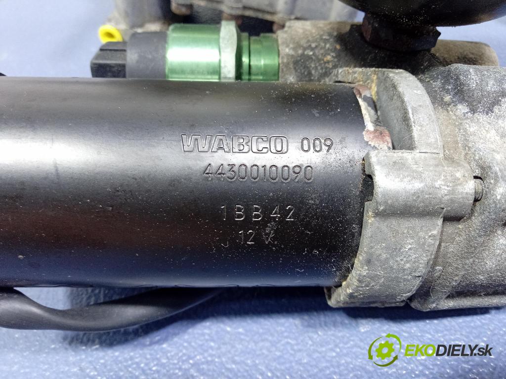 Land rover Range rover 1998 servo Brzdy: 4684130110