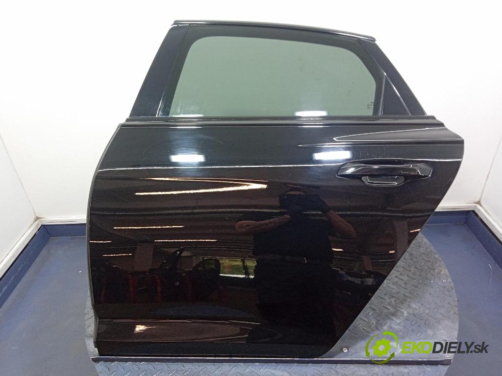 Audi A6 2021 dvere zad Vľavo: