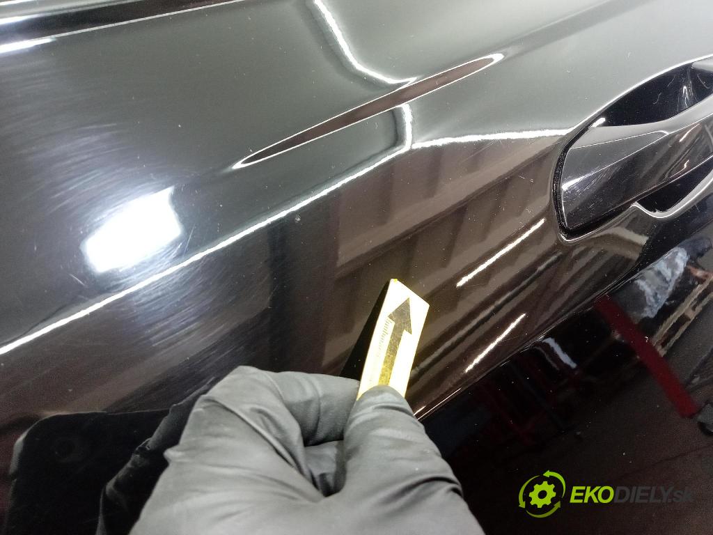 Audi A6 2021 dvere zad Vľavo: