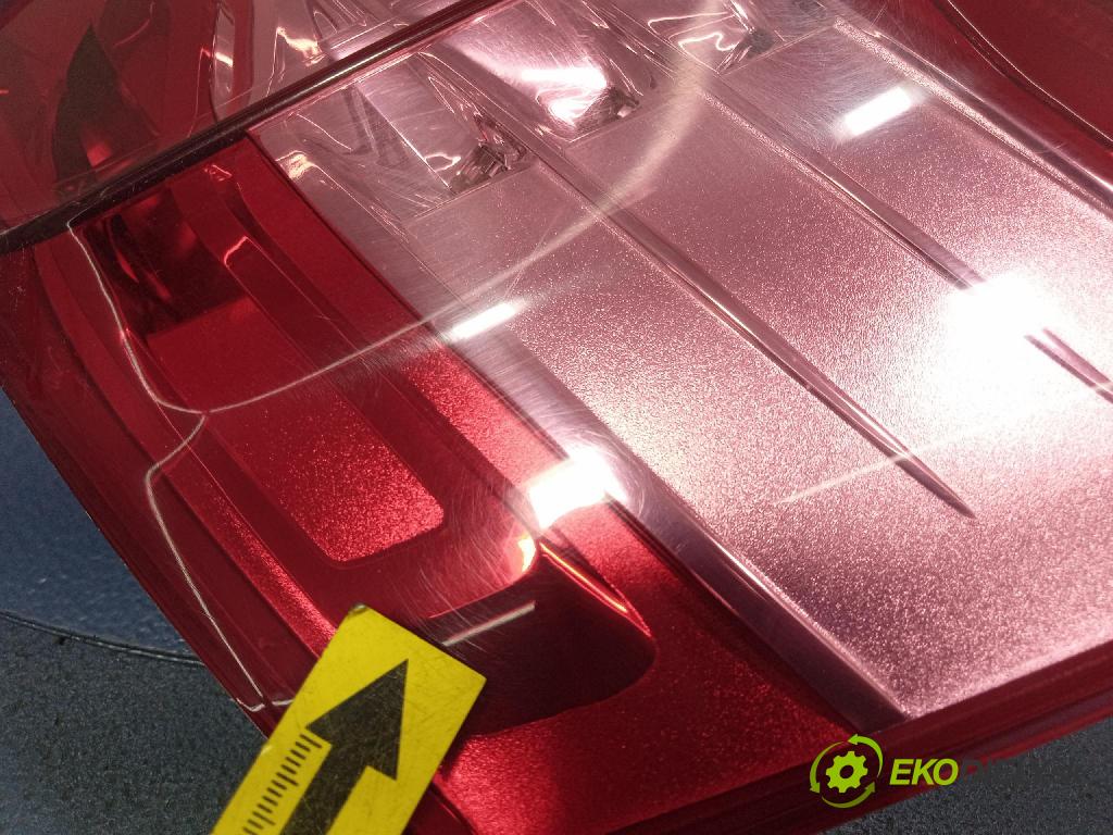 Citroen C5 2008 svetlo / reflektor zad Prava: Vonkajsia: 9681063680