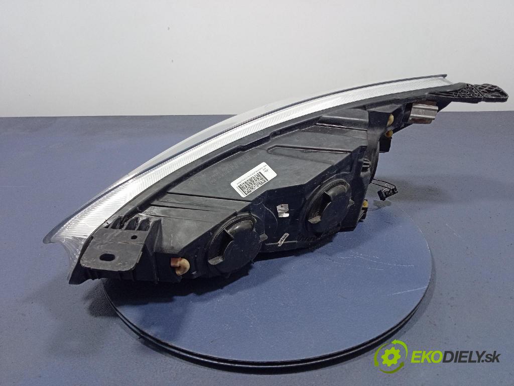Ford Focus 0 Reflektor: v pravo: JX7B-13W029-AE