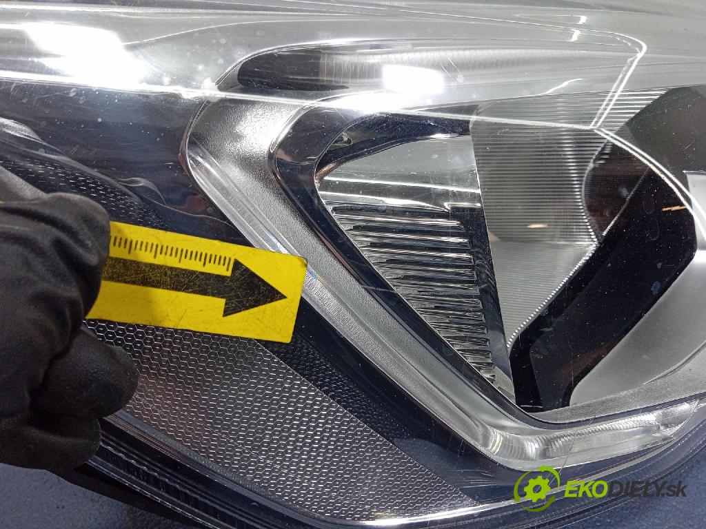 Ford Focus 0 Reflektor: v pravo: JX7B-13W029-AE