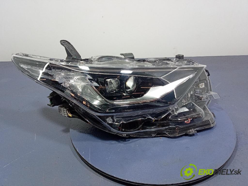Toyota Auris 0 světlo v pravo: 81130-02K60