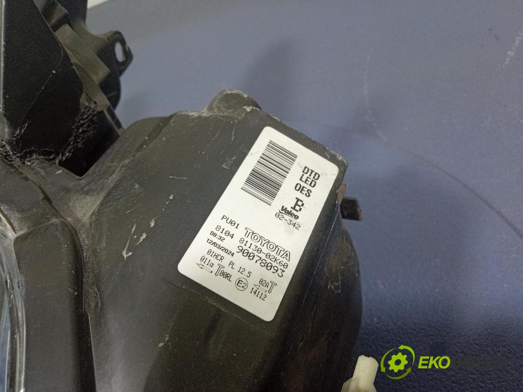 Toyota Auris 0 světlo v pravo: 81130-02K60