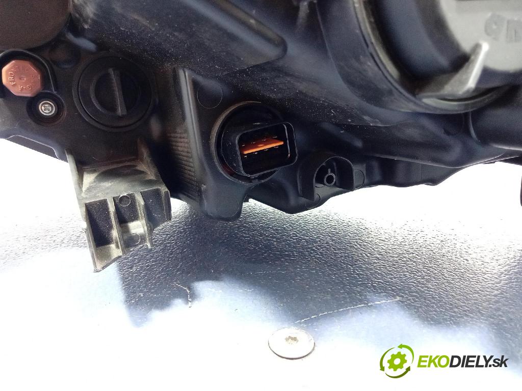 Ssangyong Korando 0 světlo v pravo: 8310237101