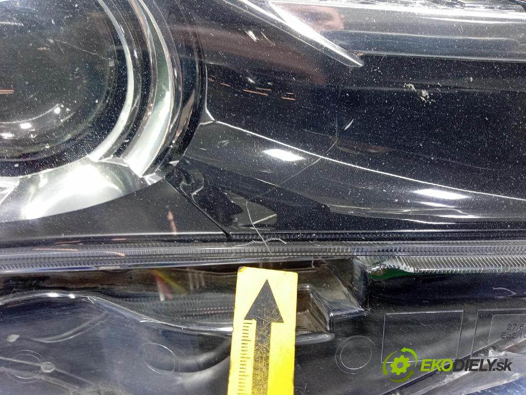 Toyota Auris 0 světlo v pravo: 81110-02E21