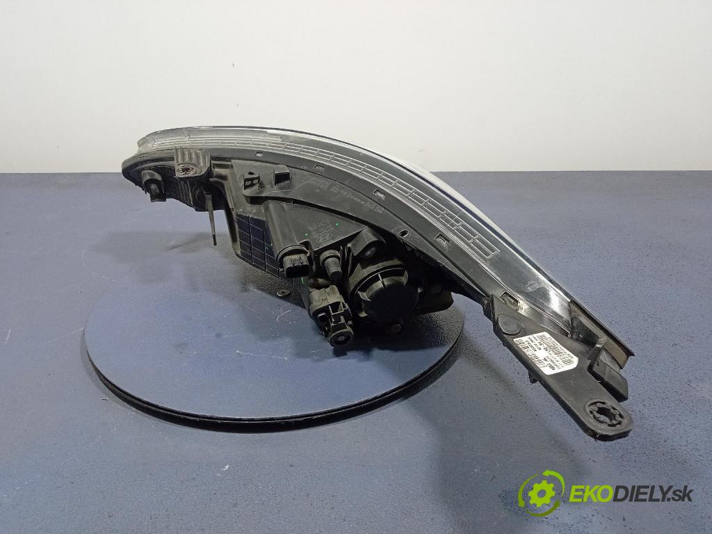 Hyundai I20 0 světlo v pravo: 92102-C8