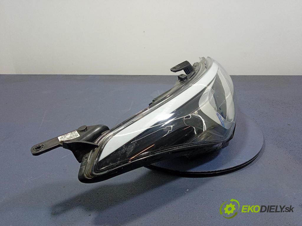 Hyundai I20 0 světlo v pravo: 92102-C8