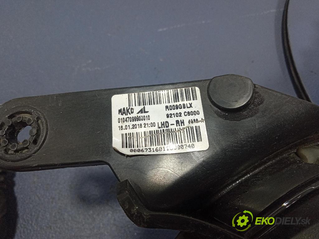 Hyundai I20 0 světlo v pravo: 92102-C8