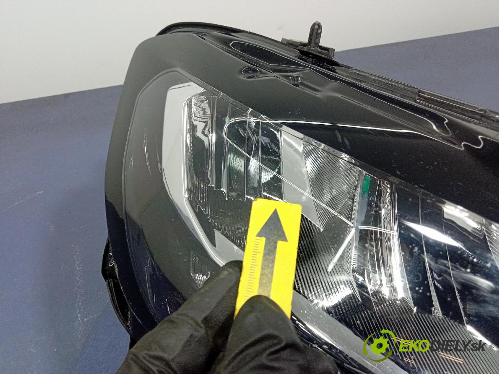 Toyota Proace city 0 světlo v pravo: 9854066780