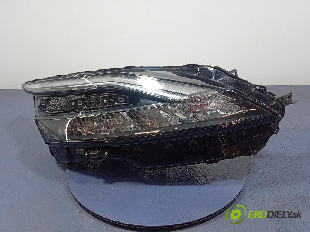 Nissan Qashqai 0 světlo v pravo: 100-8D02G