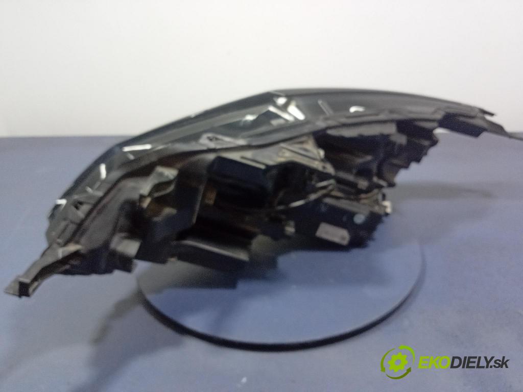Nissan Qashqai 0 světlo v pravo: 100-8D02G