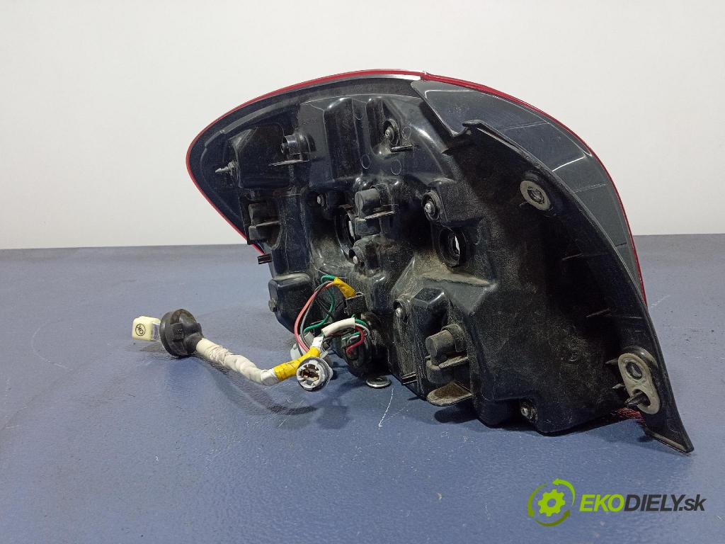 Suzuki Baleno 0 světlo Zad: Práva: Mimo: