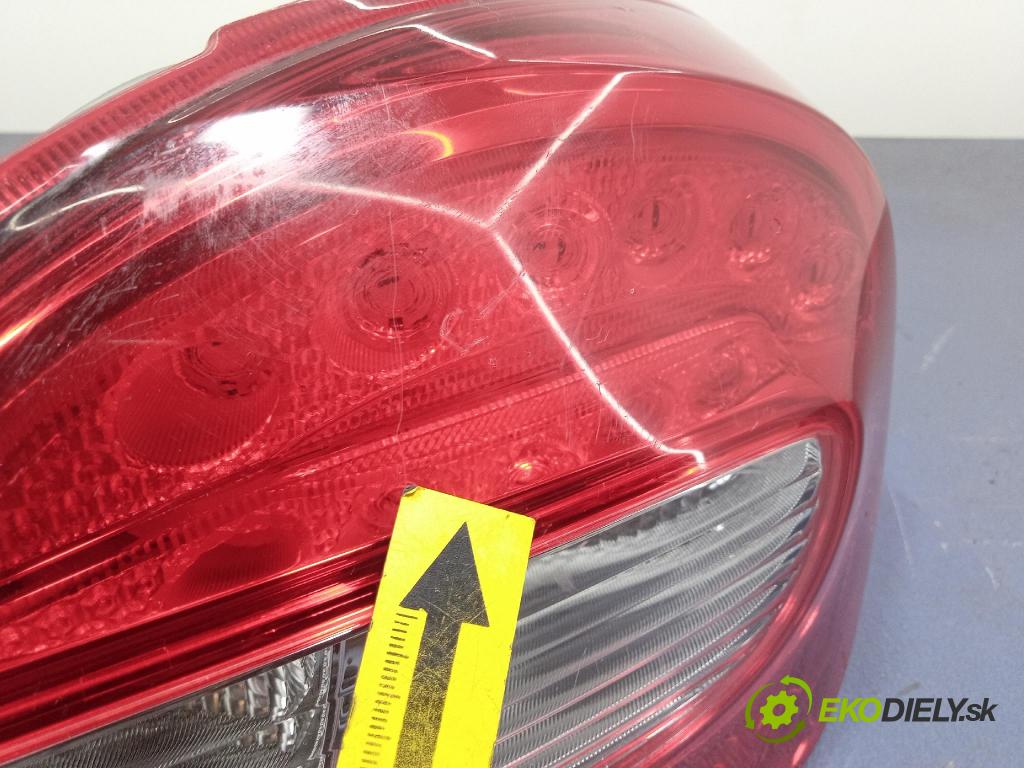 Suzuki Baleno 0 světlo Zad: Práva: Mimo: