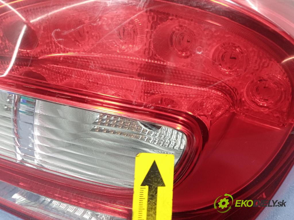 Suzuki Baleno 0 světlo Zad: Práva: Mimo: 