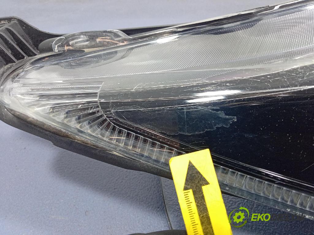 Ford Fiesta 0 Reflektor: v pravo: C1BB-13W029-AG