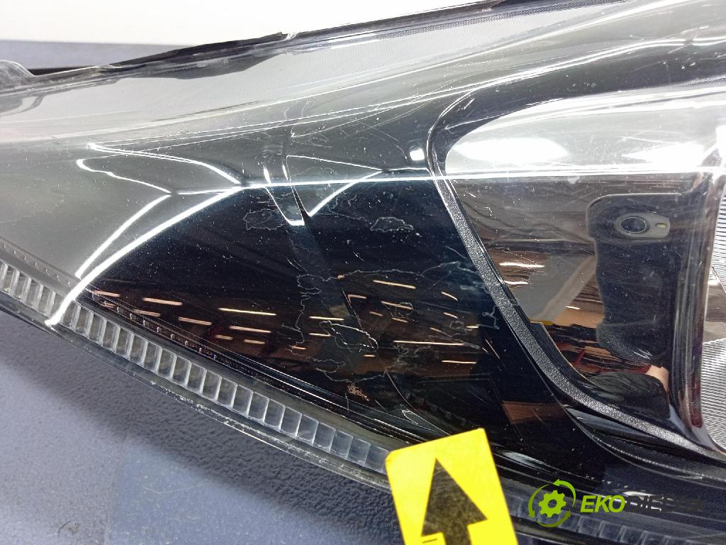 Ford Fiesta 0 Reflektor: v pravo: C1BB-13W029-AG