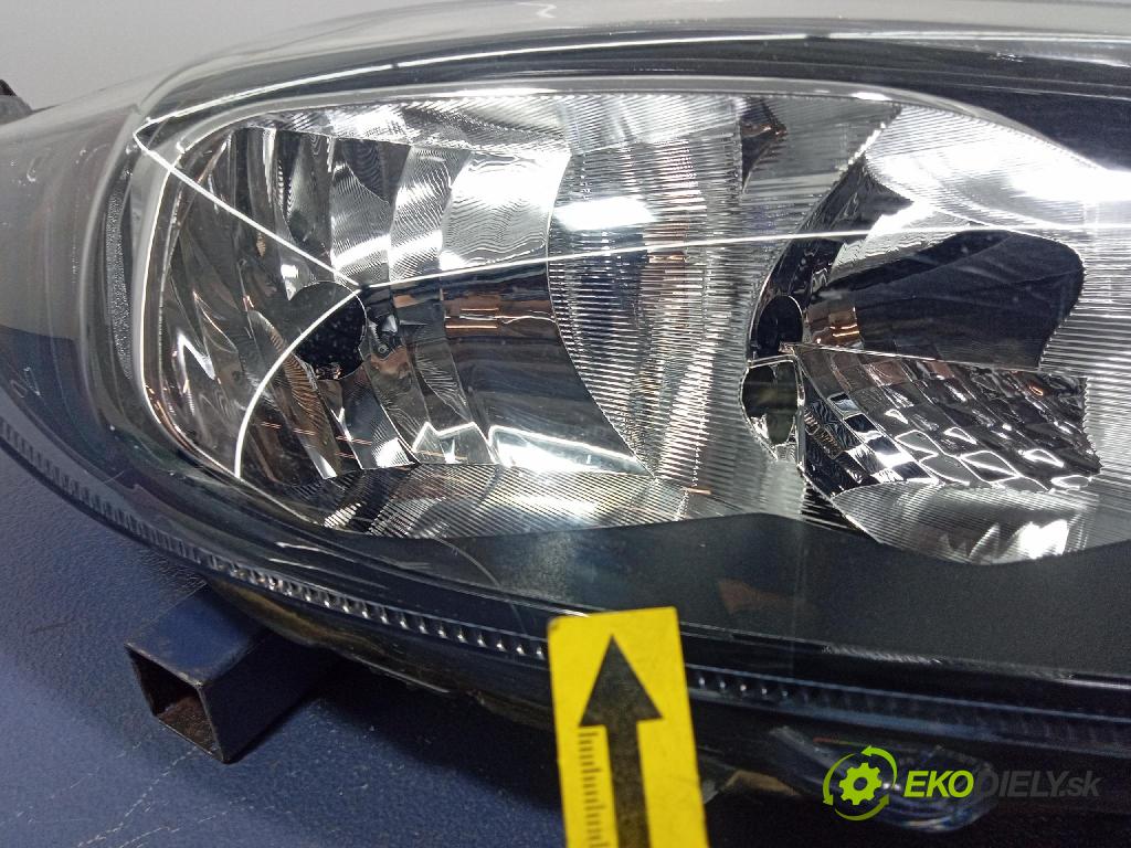 Ford Fiesta 0 Reflektor: v pravo: C1BB-13W029-AG