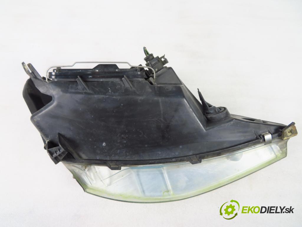 FORD FOCUS (DAW, DBW) HB 2000 74,00 1.6 16V 100 - FYDA 1596,00 Svetlo LP 2M5113W030BE