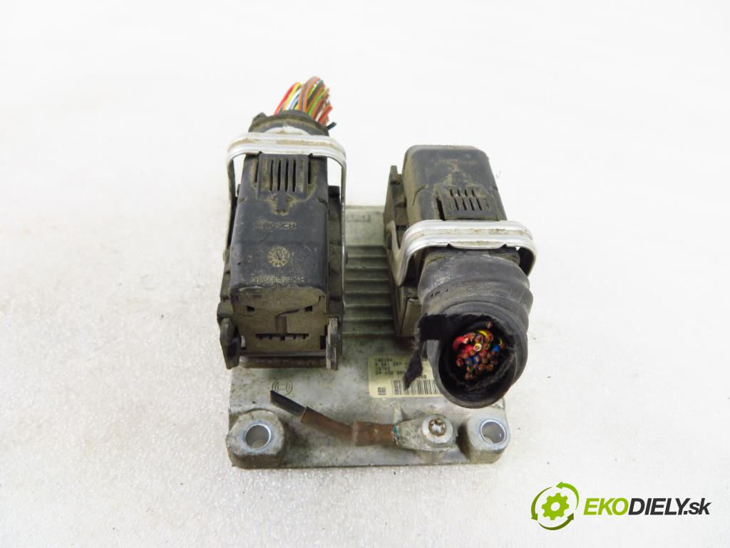 OPEL ASTRA G liftback (T98) LIFTBACK 2001 55,00 1.2 16V - Z 12 XE 1199,00 Riadiaca jednotka Motor 0261207425 ; 24456866