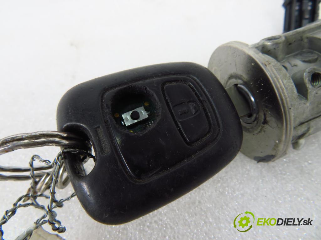 PEUGEOT 206 liftback (2A/C) LIFTBACK 2004 50,00 1.4 HDi 8V 70 - 8HX 1398,00 spinačka N0501539  (Spínacie skrinky a kľúče)