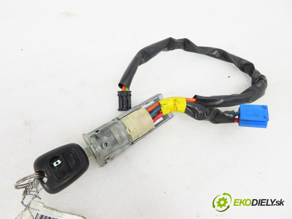 PEUGEOT 206 liftback (2A/C) LIFTBACK 2004 50,00 1.4 HDi 8V 70 - 8HX 1398,00 spinačka N0501539  (Spínacie skrinky a kľúče)