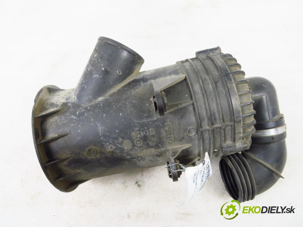 FIAT PUNTO (188_) HB 2001 59,00 1.9 JTD 80 - 188 A2.000 1910,00 Obal filtra vzduchu 46755078 ; 46552774 (Obaly filtrov vzduchu)