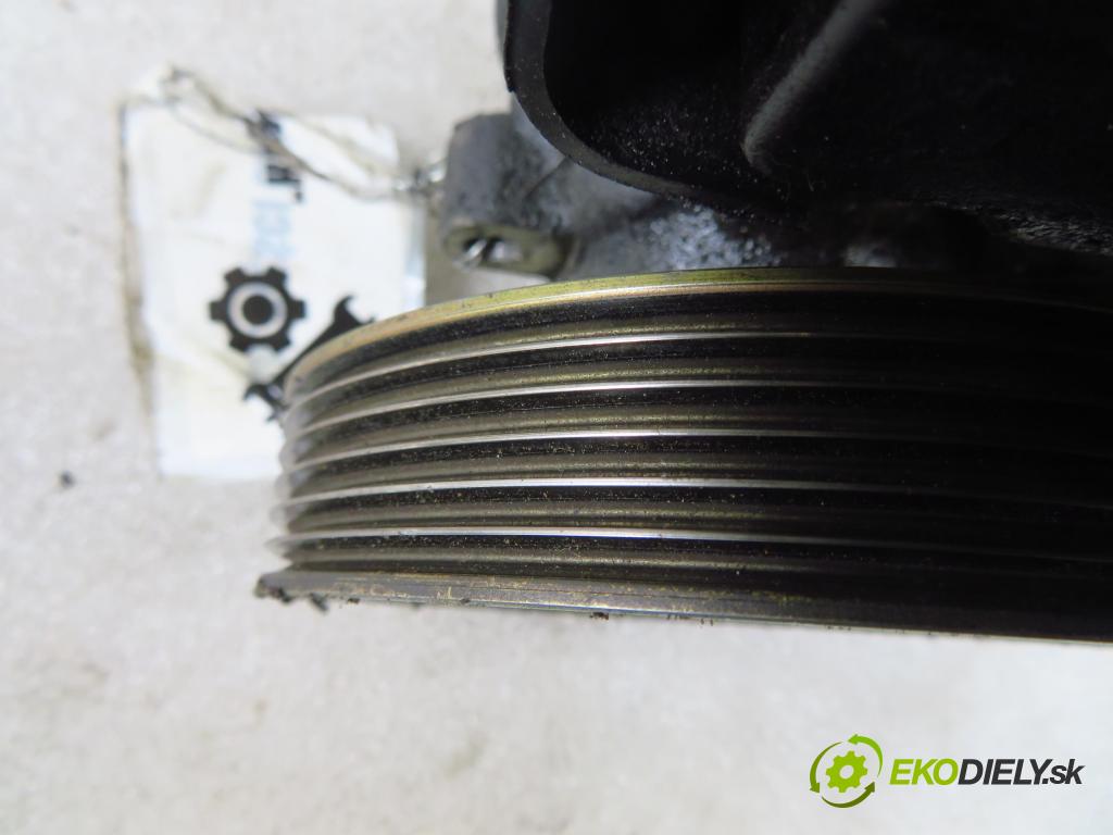PEUGEOT 206 liftback (2A/C) LIFTBACK 2004 50,00 1.4 HDi 8V 70 - 8HX 1398,00 Pumpa servočerpadlo 9638364580 ; 26086355QK (Servočerpadlá, pumpy riadenia)