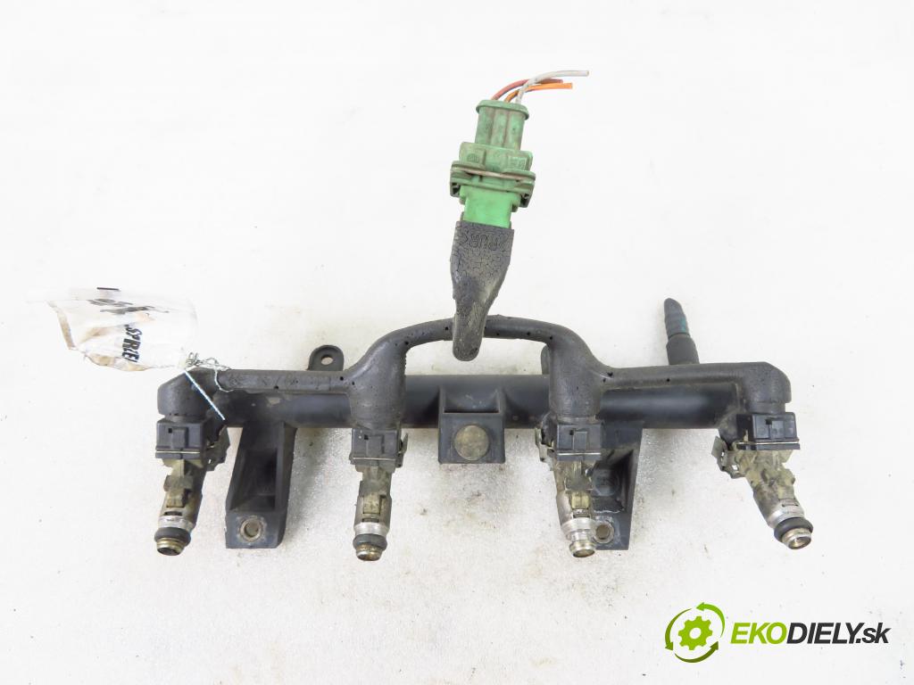 PEUGEOT 206 liftback (2A/C) HB 1999 55,00 1.4 i 75 -  KFX 1361,00 Lišta vstrekovacia 9628982980C (Vstrekovacie lišty)