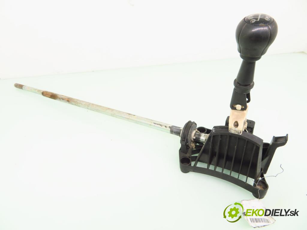 OPEL CORSA C (X01) HB 2002 55,00 1.7 DTI - Y 17 DT 1686,00 ZVEDÁK: 