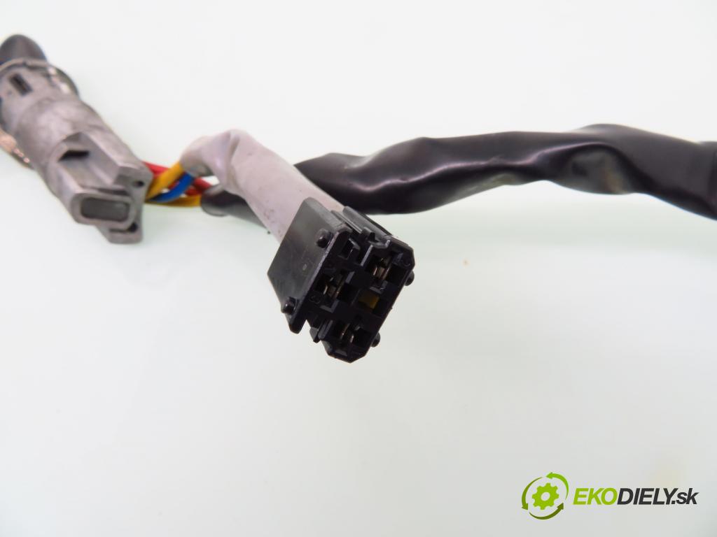 CITROEN XSARA PICASSO (N68) MINIVAN 2001 85,00 1.8 16V - 6FZ (EW7J4) 1749,00 spinačka N0501539  (Spínacie skrinky a kľúče)