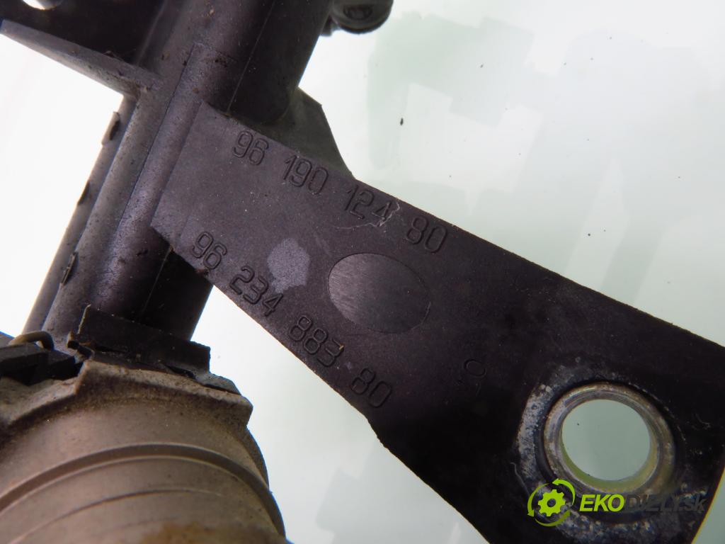 PEUGEOT 306 (7B, N3, N5) HB 1997 55,00 1.4 SL - KFX (TU3JP) 1361,00 Lišta vstrekovacia 9623488380 ; 9619012480 (Vstrekovacie lišty)