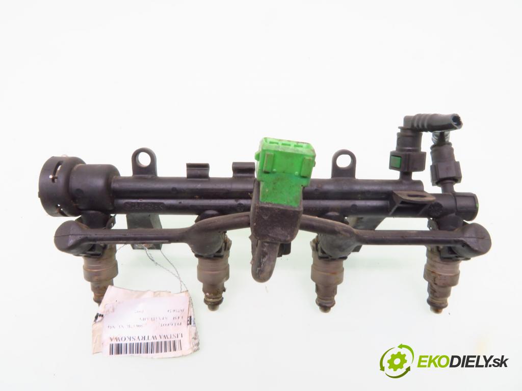 PEUGEOT 306 (7B, N3, N5) HB 1997 55,00 1.4 SL - KFX (TU3JP) 1361,00 Lišta vstrekovacia 9623488380 ; 9619012480 (Vstrekovacie lišty)