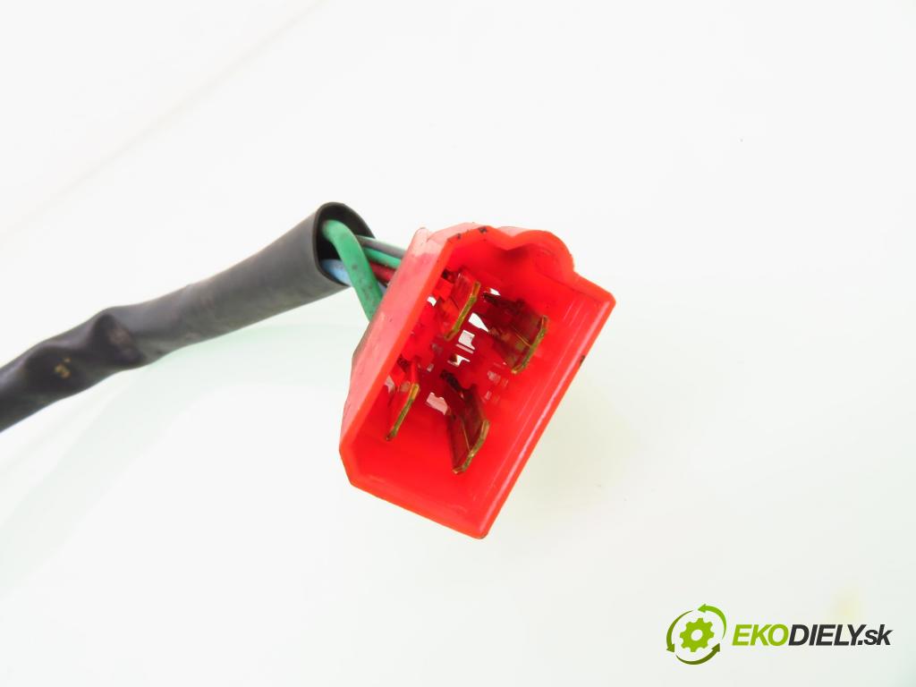 DAEWOO LUBLIN II FURGON 1999 64,00 2.4 TD - 4CT90-1 2417,00 spinačka  (Spínacie skrinky a kľúče)