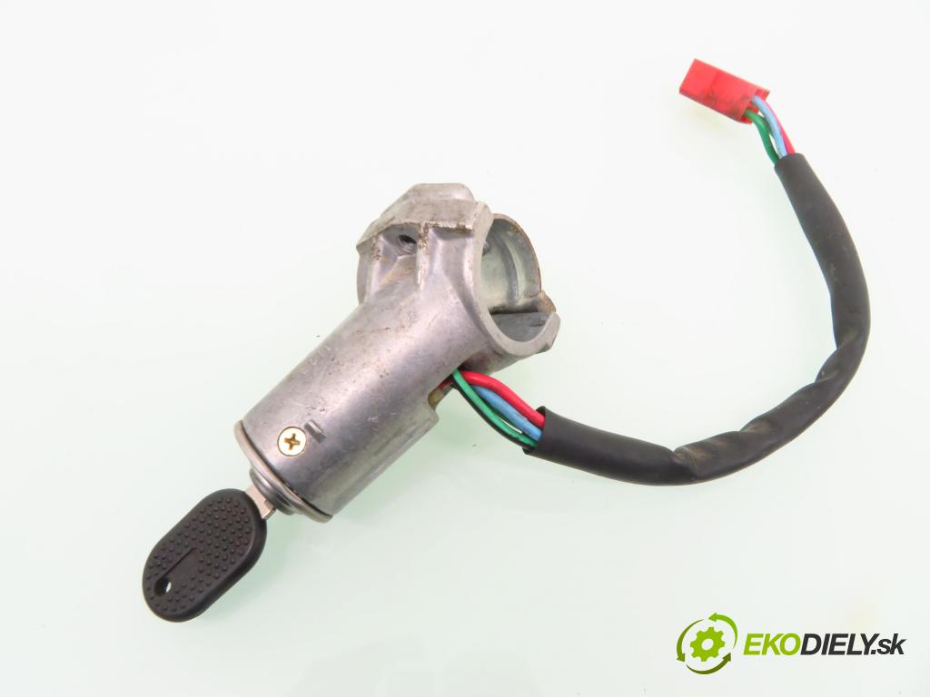 DAEWOO LUBLIN II FURGON 1999 64,00 2.4 TD - 4CT90-1 2417,00 spinačka  (Spínacie skrinky a kľúče)