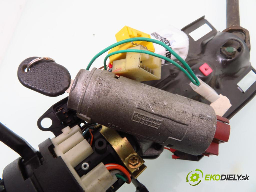 FIAT UNO (146_) HB 1997 42,00 1.0 57-146 C8.000 994,00 Hriadeľ, tyč volantu (Tyče riadenia (volantu))