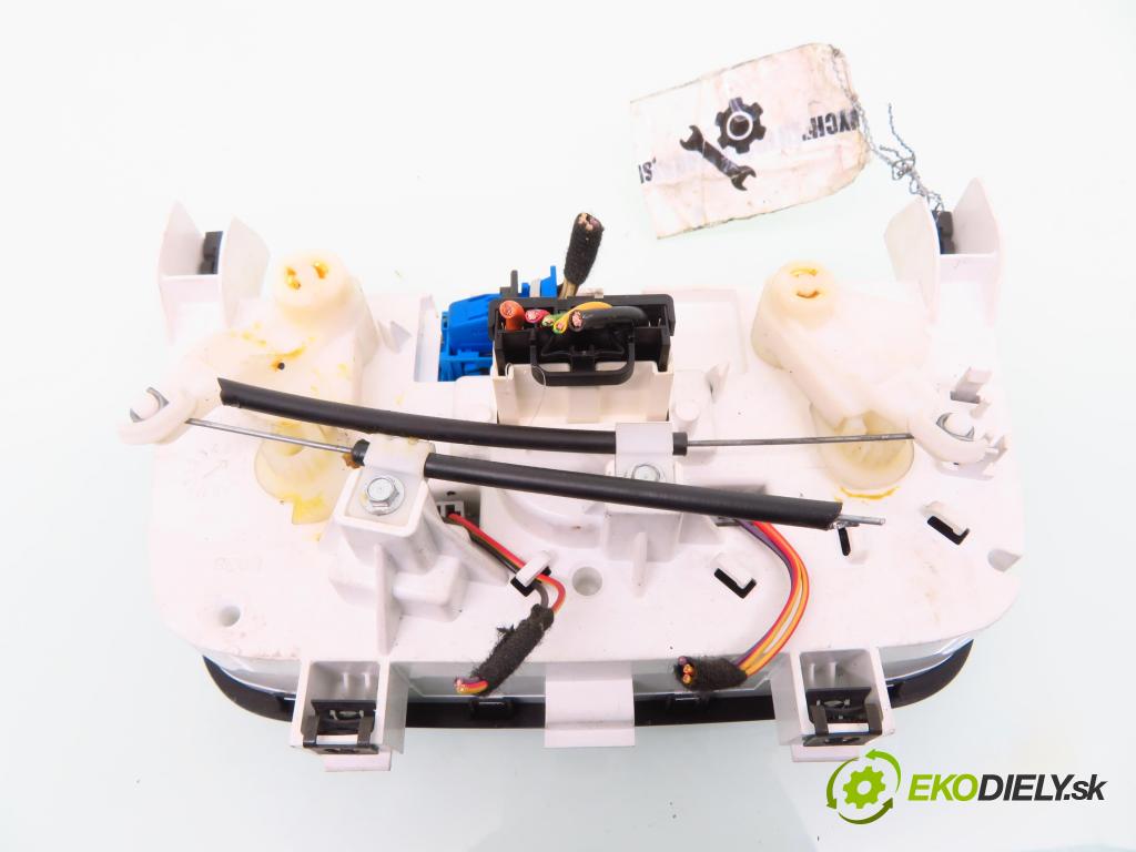 FIAT GRANDE PUNTO (199_) HB 2006 70,00 1.4 16V 95 - 199 A6.000 1368,00 Panel topení KLIMATIZACE: 5G1140100