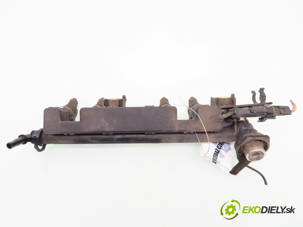 RENAULT CLIO II (BB_, CB_) HB 2001 43,00 1.2 8V 58 1149,00 Lišta vstrekovacia 873774 ; 7700870914D (Vstrekovacie lišty)