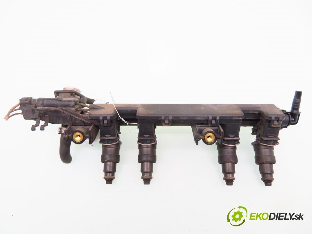 RENAULT CLIO II (BB_, CB_) HB 2001 43,00 1.2 8V 58 1149,00 Lišta vstrekovacia 873774 ; 7700870914D (Vstrekovacie lišty)