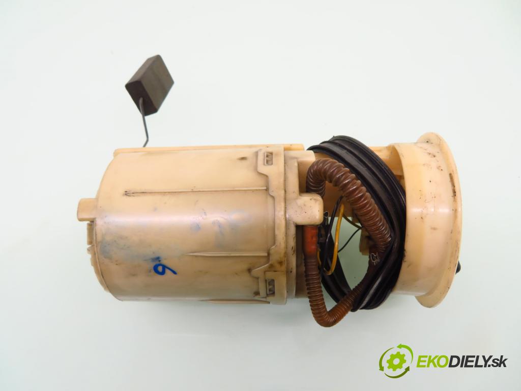 VW GOLF IV (1J1) HB 1998 55,00 1.4 16V - AHW 1390,00 Pumpa paliva 1J0919051H ; 228233001003