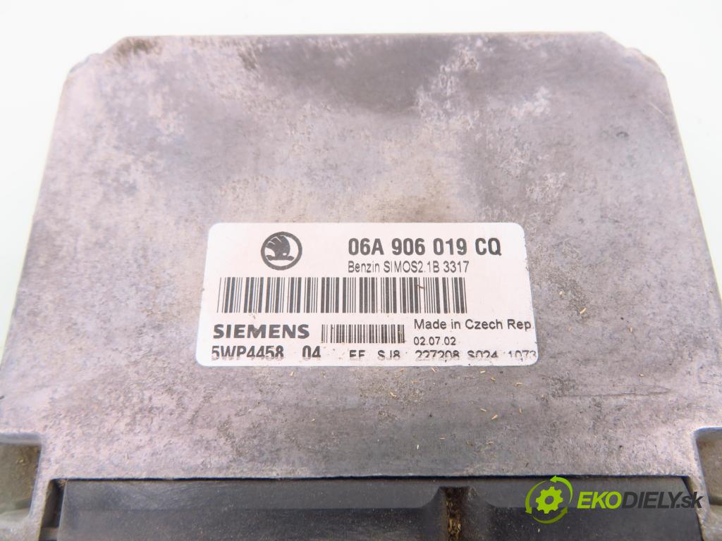 SKODA OCTAVIA I (1U2) SEDAN 2002 75,00 1.6 - AVU 1595,00 řídící jednotka motora 06A906019CQ ; 5WP445804